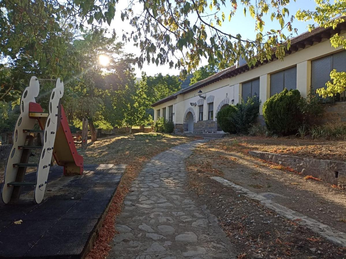 Albergue De Siresa Bagian luar foto